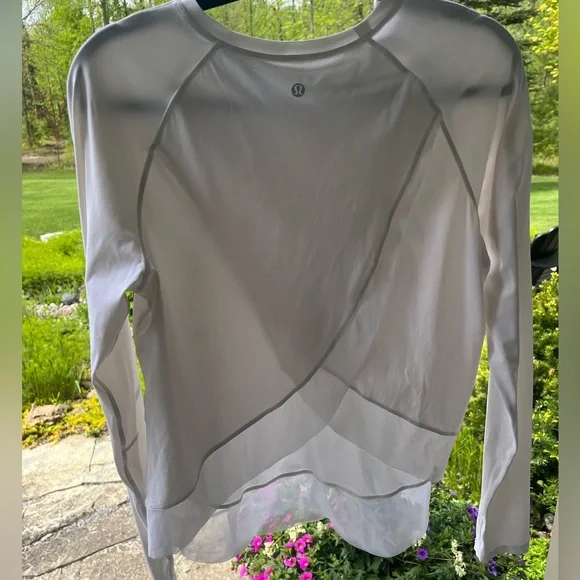 LULULEMON Quick Pace Long Sleeve White Size 8 EUC - Picture 15 of 16
